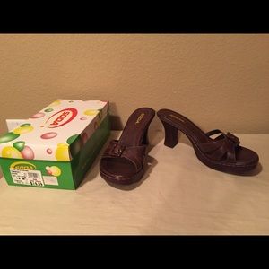 New brown pumps