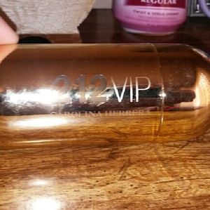 Carolina Herrera 212 VIP