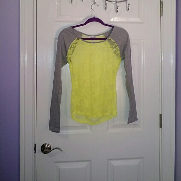 Lace top - Picture 2 of 2