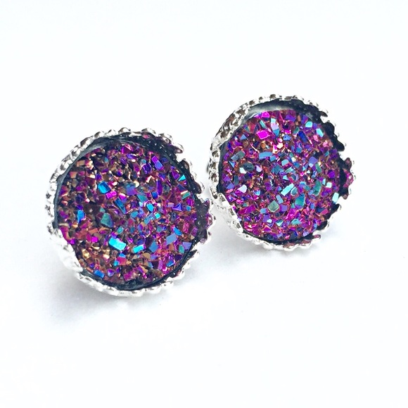 3 for 15🎀magenta rainbow Druzy style crown studs - Picture 2 of 5