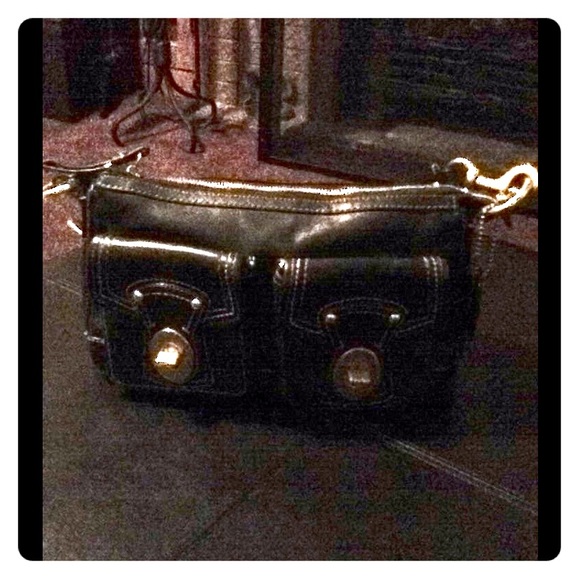 Medium size Coach Purse - Picture 1 of 1