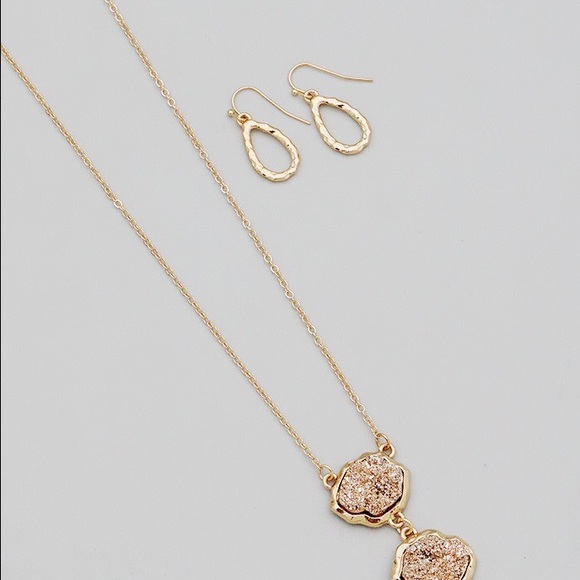 Triple Gold/Rosegold faux Druzy long gold necklace - Picture 2 of 6