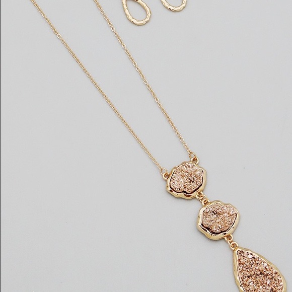 Triple Gold/Rosegold faux Druzy long gold necklace - Picture 4 of 6