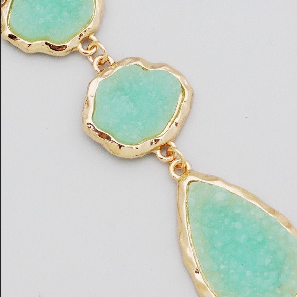 Triple mint faux Druzy long gold necklace - Picture 2 of 3