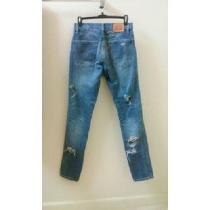 Levi's High Waisted Disstressed Skinny Jean