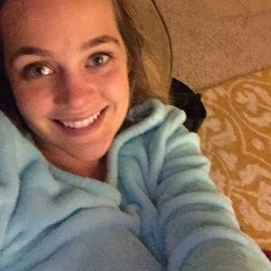 Meet your Posher, Hilary