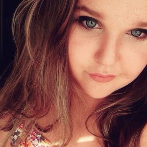 Meet your Posher, Casey