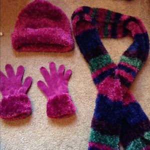 Winter hat, gloves & scarf set