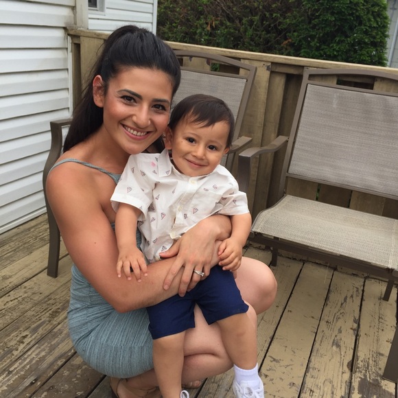 ✨Meet your posher, Christina! 💁🏻 - Picture 2 of 4