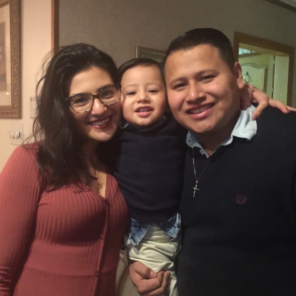 ✨Meet your posher, Christina! 💁🏻 - Picture 3 of 4