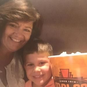 Meet your Posher, Leslie