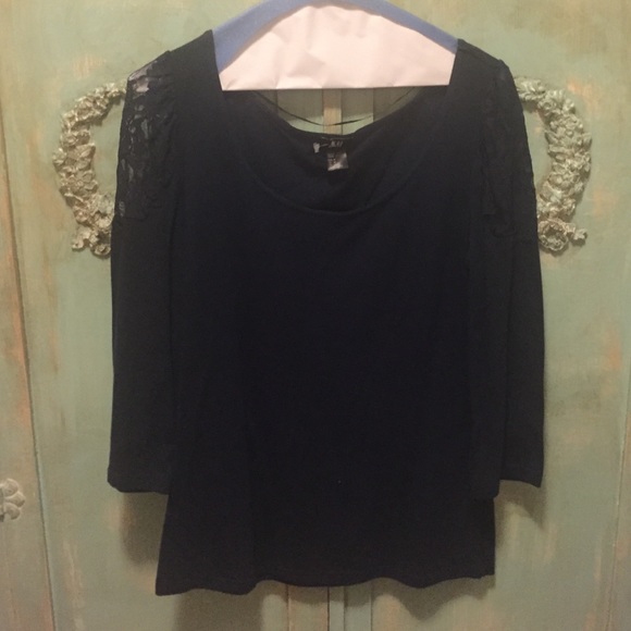 H&M cotton blouse with lace shoulders