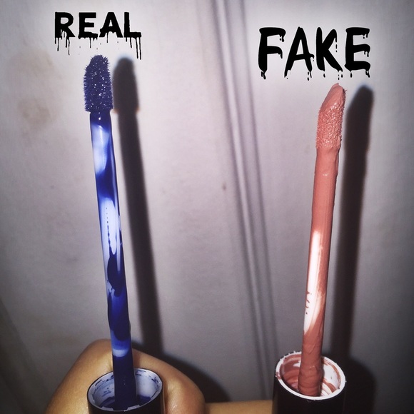 KYLIE LIP KITS - Picture 3 of 4