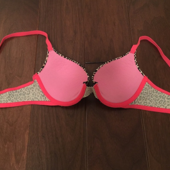 34A push-up bra Victoria's Secret - Picture 2 of 2