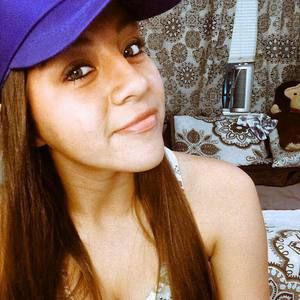 Meet your Posher, Crystal