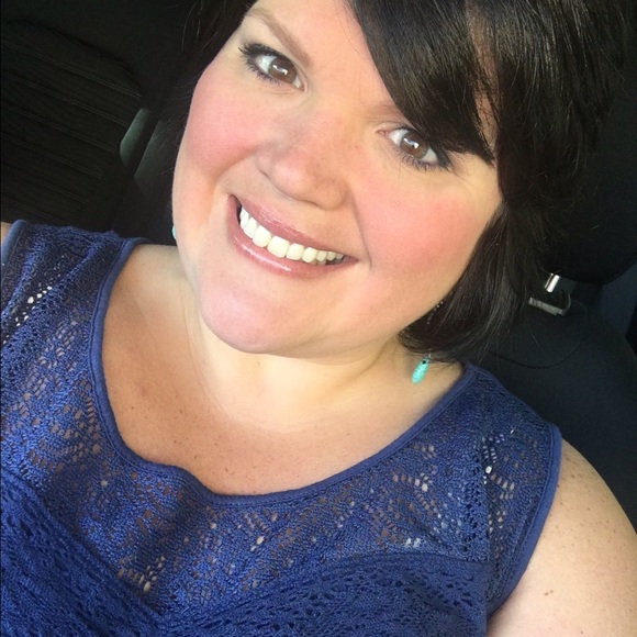 Meet your Posher, Mandy - Picture 3 of 6