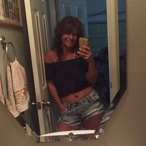 Meet your Posher, Elaine