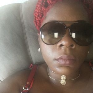 Meet your Posher, Angie