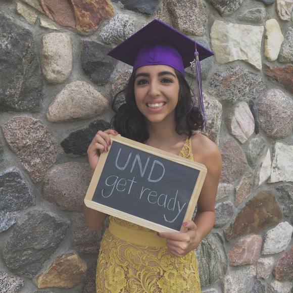 Meet your Posher, Alexis