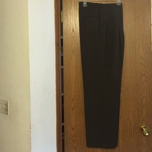 Pleated Pant with One Hip Pocket