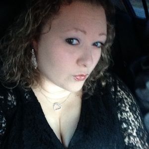 Meet your Posher, Holly