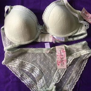 😍NWT😍Mint Green Bra & Panty set (34C & Small)❤️