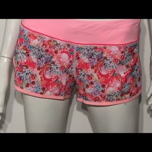 LULULEMON wildflower run speed shorts size 6