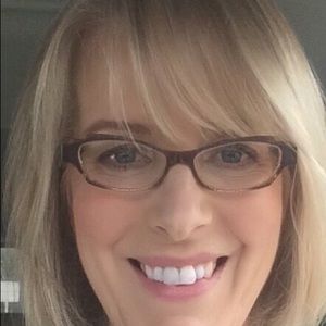 Meet your Posher, Jenifer