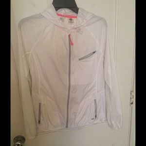 Hooded Windbreaker 🌬💨