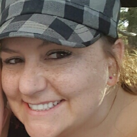 Meet your Posher, Sara - Picture 1 of 1