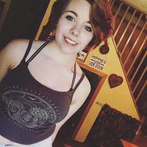 Meet your Posher, Caitlin