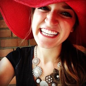 Meet your Posher, Leah