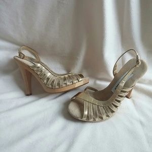 Steve Madden gold sandal soft comfortable insoles