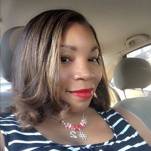 Meet your Posher, Jamilia