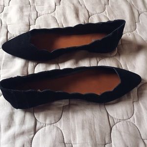 NWOT Scalloped Black Flats