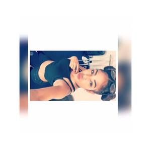 Meet your Posher, Raquel