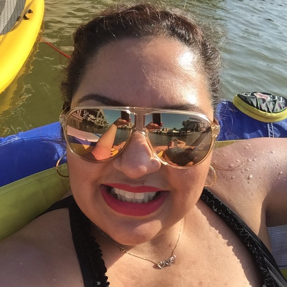 Meet your Posher, Maribel
