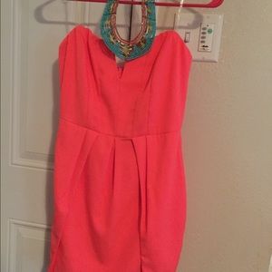 NWT Medium Boutique Dress W/ matching necklace
