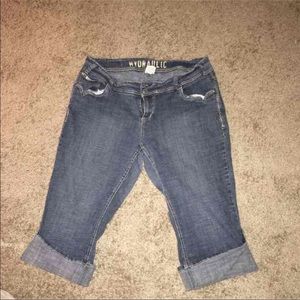 Hydraulic jean capris