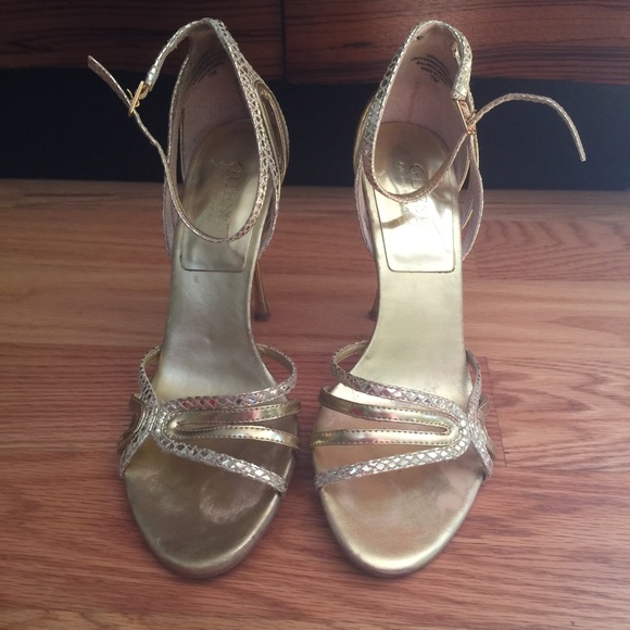 Guess by Marciano Metallic Gold Sandals (7)
