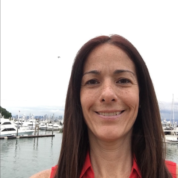 Meet your Posher, Anamariela