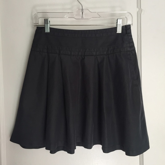 Hinge High-Waisted Chambray Pleated Skirt