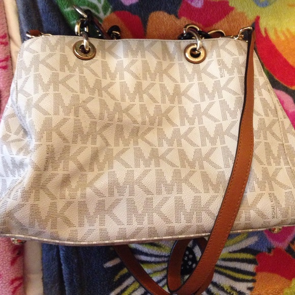 Pen stain inside the purse.