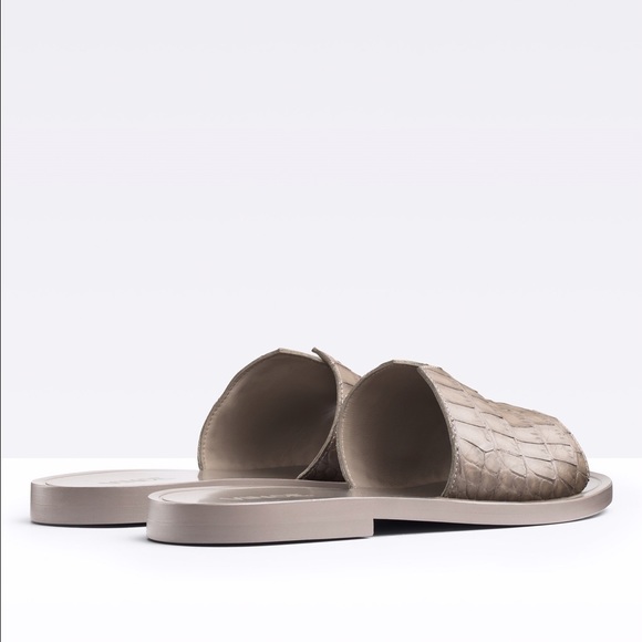SOLD VINCE Croc-Embossed Turner Slides - Picture 2 of 4