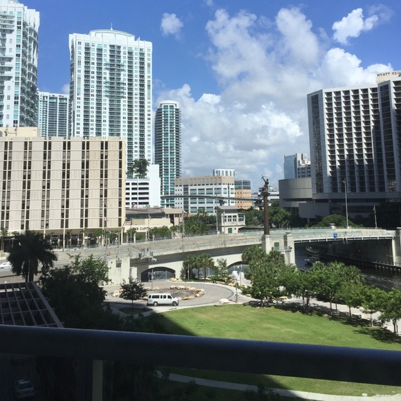 Meet your Posher, Max