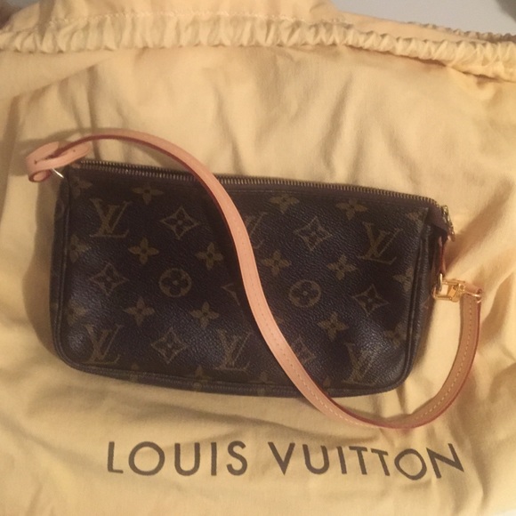 Louis Vuitton Handbags - Louis Vuitton Monogram Pouchette Vintage