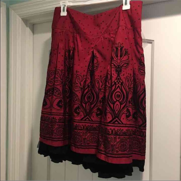 NWT maroon with black design skirt