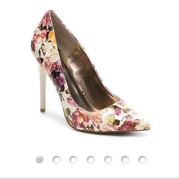 Madden girl pump