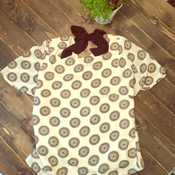 ✨SOLD✨H&M Tie Neck Blouse
