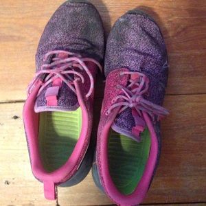Nike roshe size 8